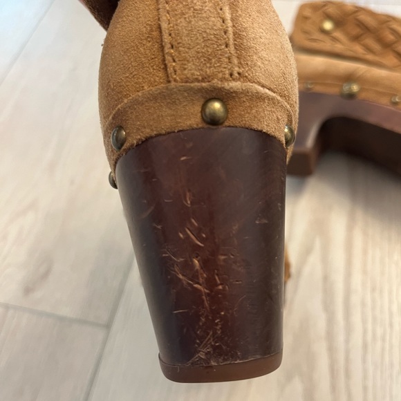 UGG® LYNNEA ARROYO SUEDE WEAVE MID CALF BOOTS. DARK CHESNUT/SIZE: 8 - Picture 7 of 12